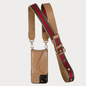 KIMBERLY
Adjustable Crossbody Bandolier with expanded pouch in Tan/Gold